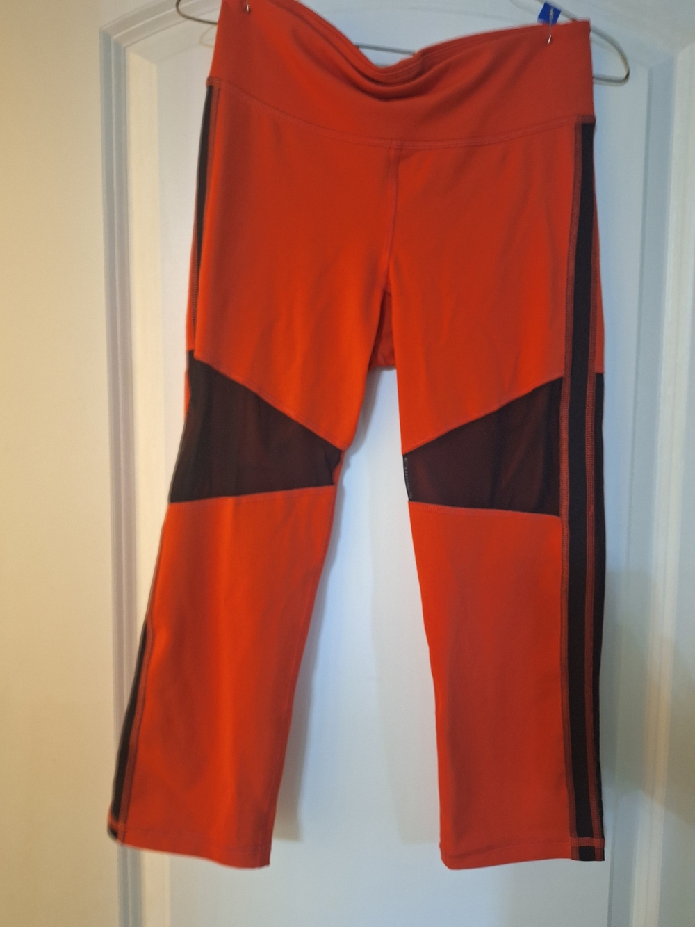 Athletic Red Mesh-Panel Leggings